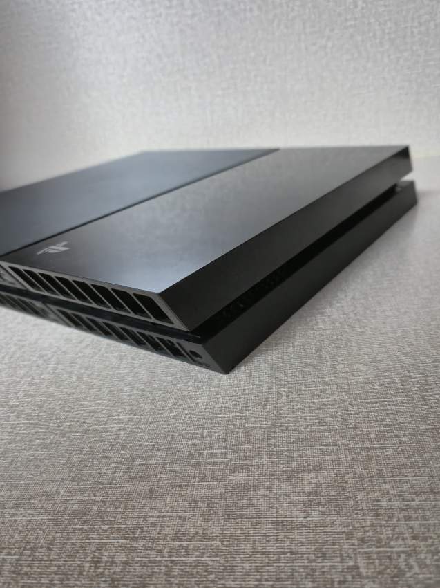 Ps4 fat: prix negotiable - 2 - PlayStation 4 Games  on Aster Vender