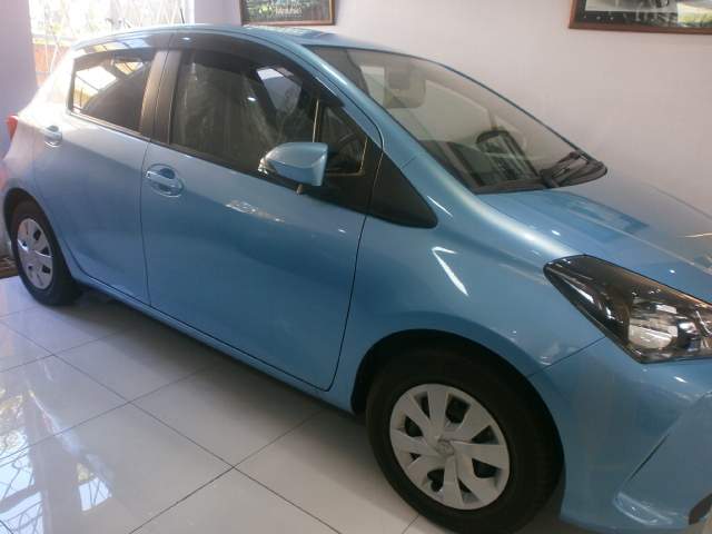 TOYOTA VITZ - 1 - Family Cars  on Aster Vender