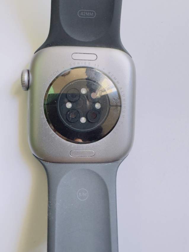 Apple Watch Series 11 42mm - 1 - iPhones  on Aster Vender