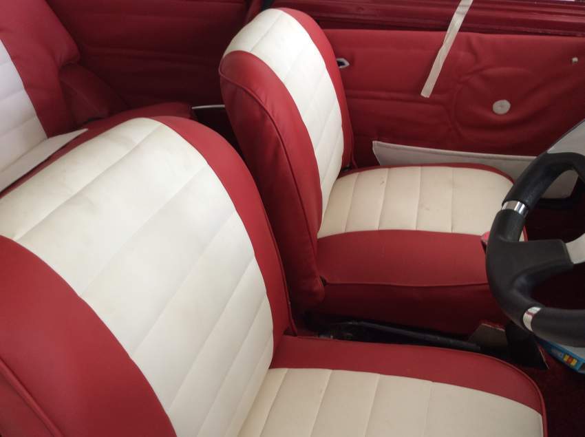 Austin mini - 2 - Vintage Car  on Aster Vender