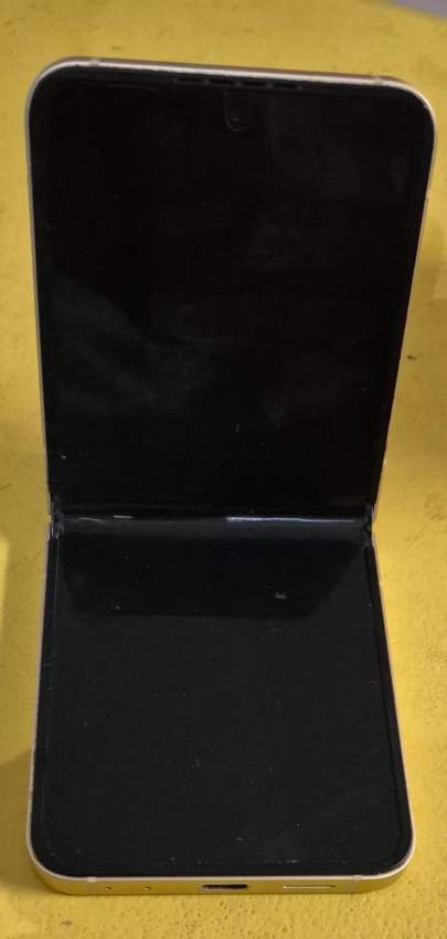 Samsung Zflip6 - 2 - Galaxy S Series  on Aster Vender