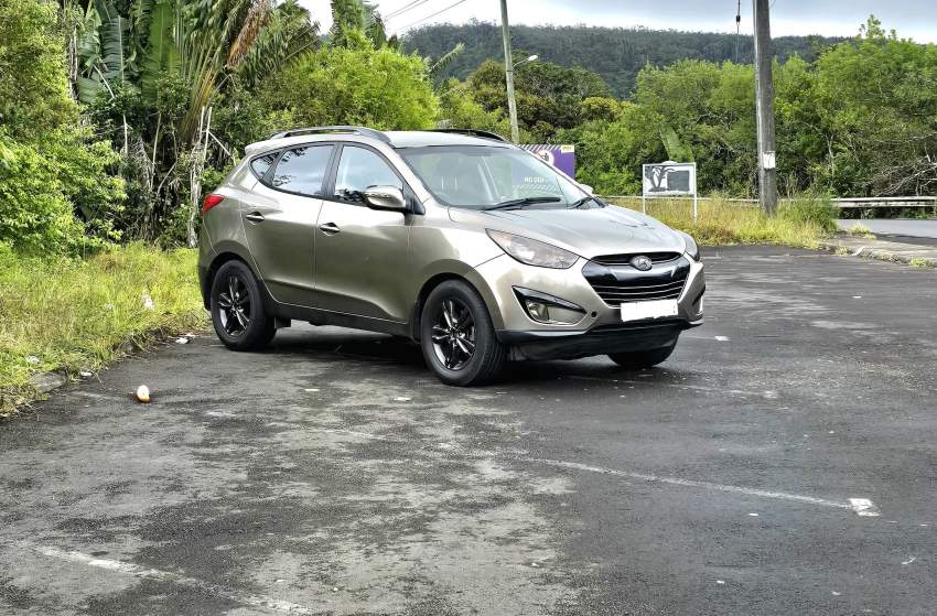 Hyundai ix35 - 2 - SUV Cars  on Aster Vender