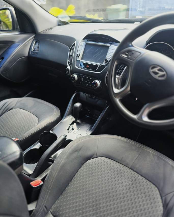 Hyundai ix35 - 1 - SUV Cars  on Aster Vender