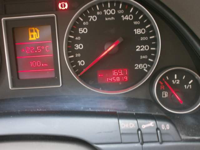 Audi A 4 - 1 - Family Cars  on Aster Vender