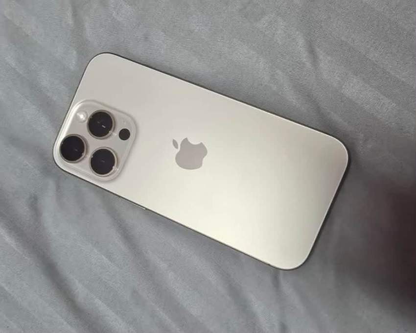 iphone 16 pro - 2 - iPhones  on Aster Vender