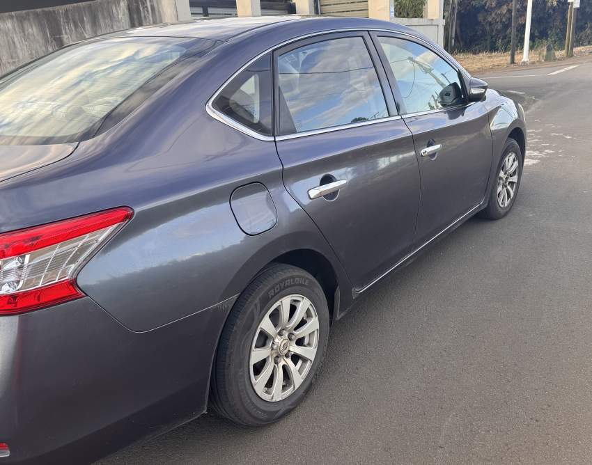 Nissan Sentra 2013 - 2  on Aster Vender