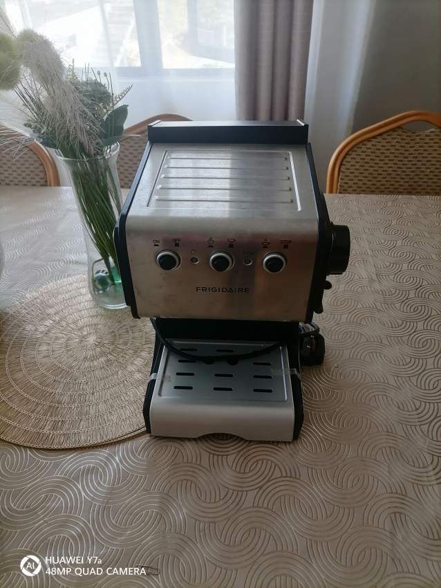 Frigidaire brand coffee maker machine