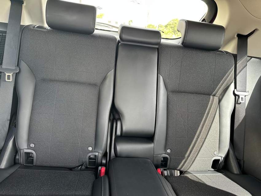 Red Honda Vezel 2022 - 1 - SUV Cars  on Aster Vender