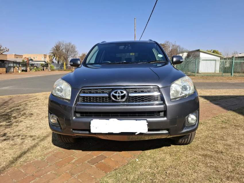 Rav 4 2012 vx awd - 2 - Family Cars  on Aster Vender