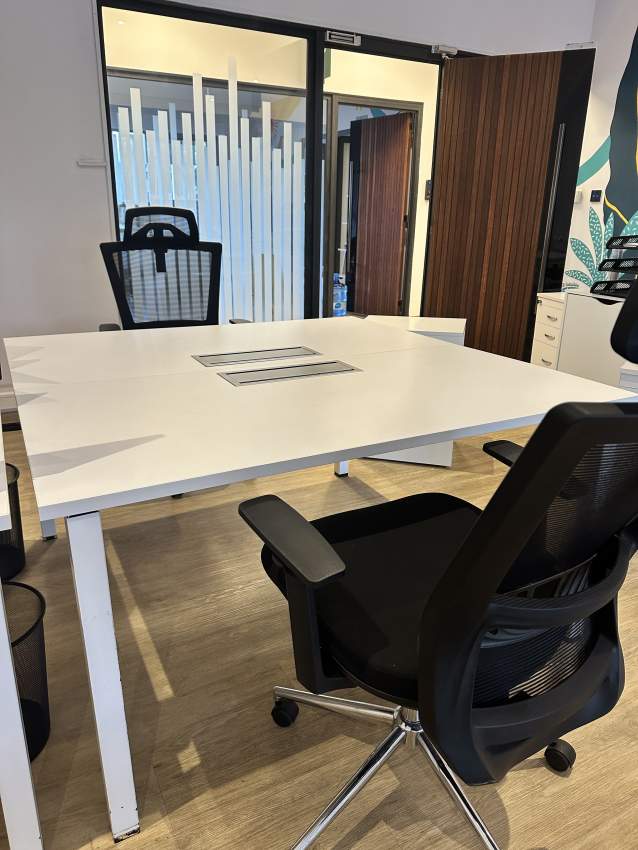 Desks for sale - great condition - 1 - Desks  on Aster Vender