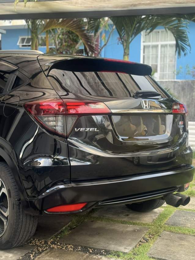 Honda Vezel Hybrid RS - 3 - SUV Cars  on Aster Vender