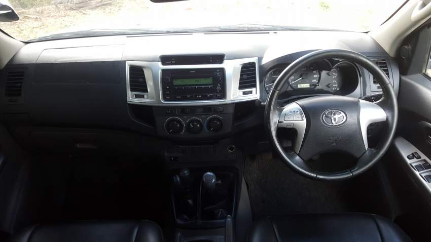 2013 Toyota Hilux 2.5 4x4 - 7 - Pickup trucks (4x4 & 4x2)  on Aster Vender