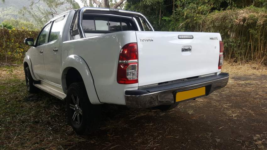 2013 Toyota Hilux 2.5 4x4 - 5 - Pickup trucks (4x4 & 4x2)  on Aster Vender