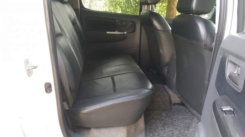 2013 Toyota Hilux 2.5 4x4 - 9 - Pickup trucks (4x4 & 4x2)  on Aster Vender