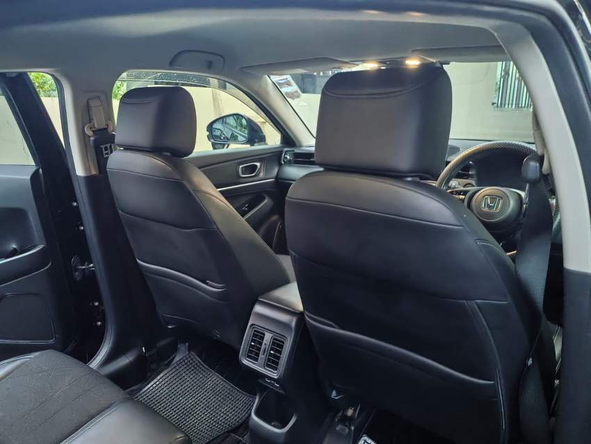 HONDA VEZEL Z PACKAGE HYBRID 2021 - 7 - SUV Cars  on Aster Vender