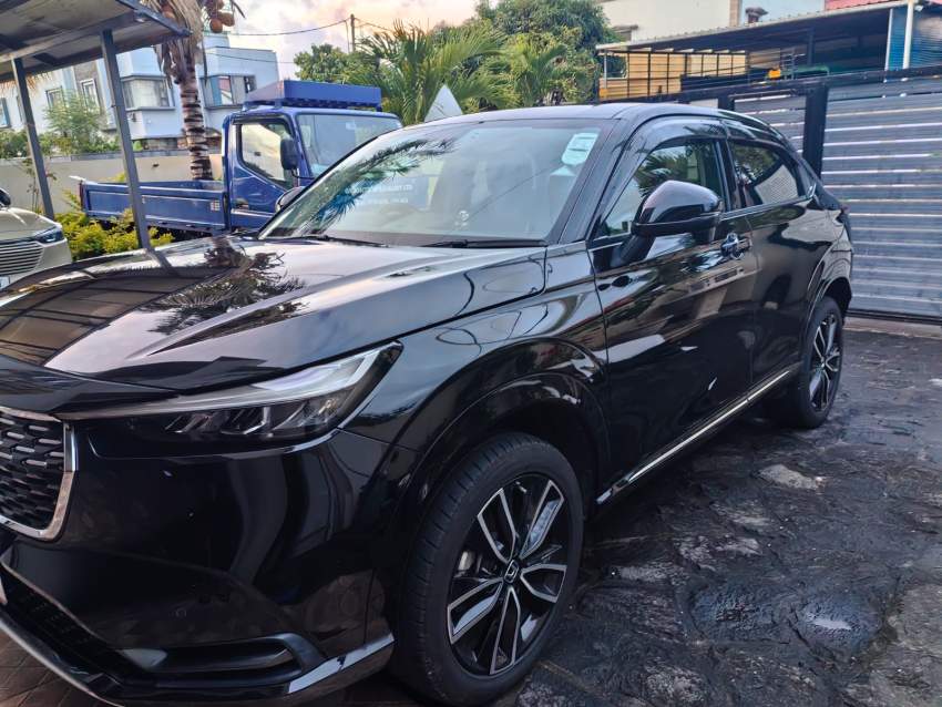 HONDA VEZEL Z PACKAGE HYBRID 2021 - 2 - SUV Cars  on Aster Vender