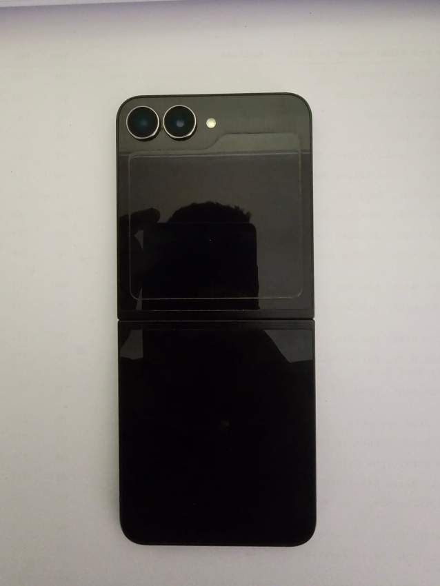 Samsung galaxy z flip 7 FE - 3 - Android Phones  on Aster Vender