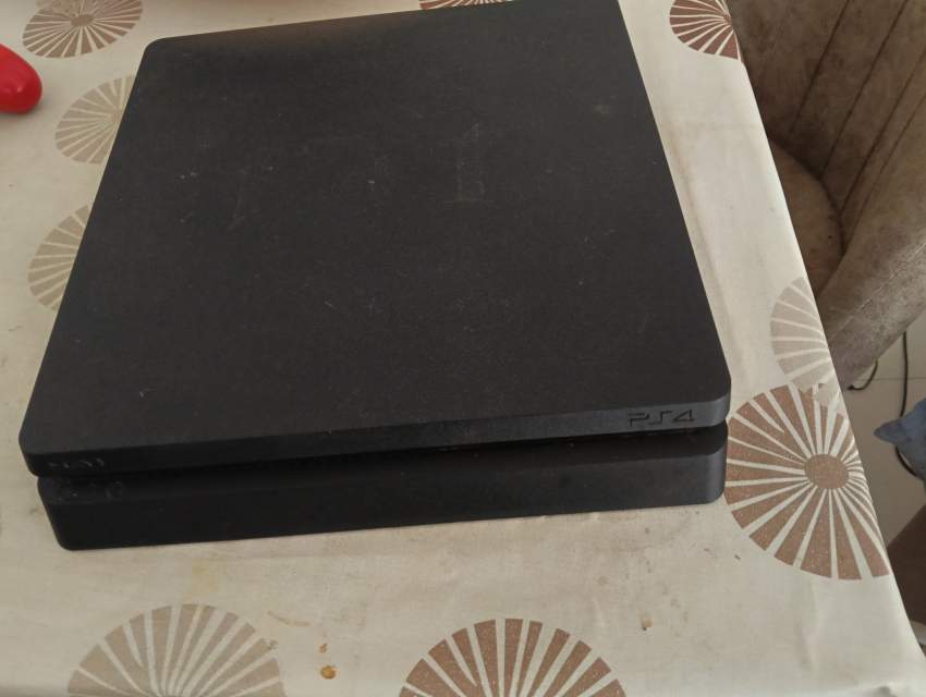 Second hand playstation 4 - 1 - PlayStation 4 (PS4)  on Aster Vender