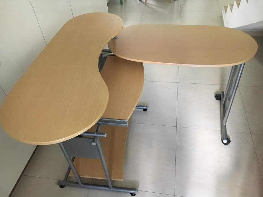 Table  - 1 - Computer tables  on Aster Vender