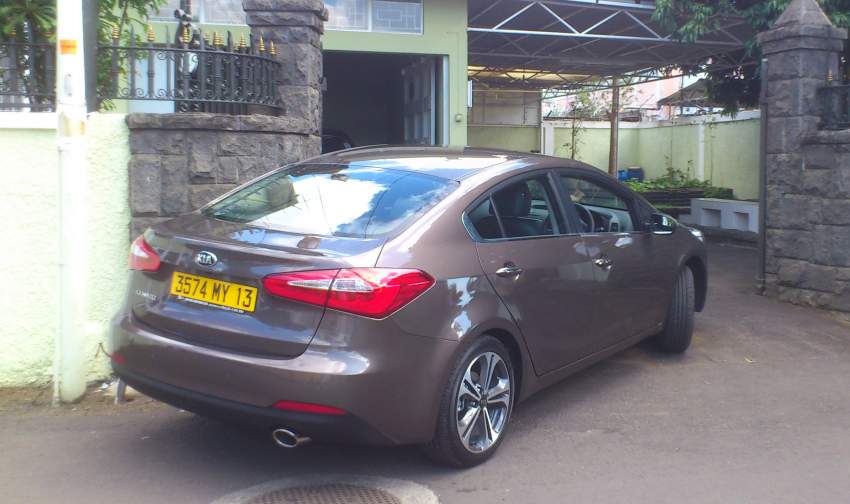 KIA CERATO - 1 - Family Cars  on Aster Vender