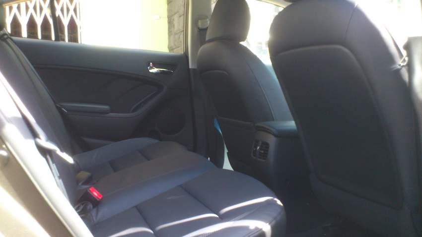 KIA CERATO - 5 - Family Cars  on Aster Vender