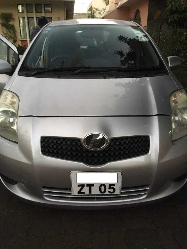 toyota vitz - 2 - Compact cars  on Aster Vender