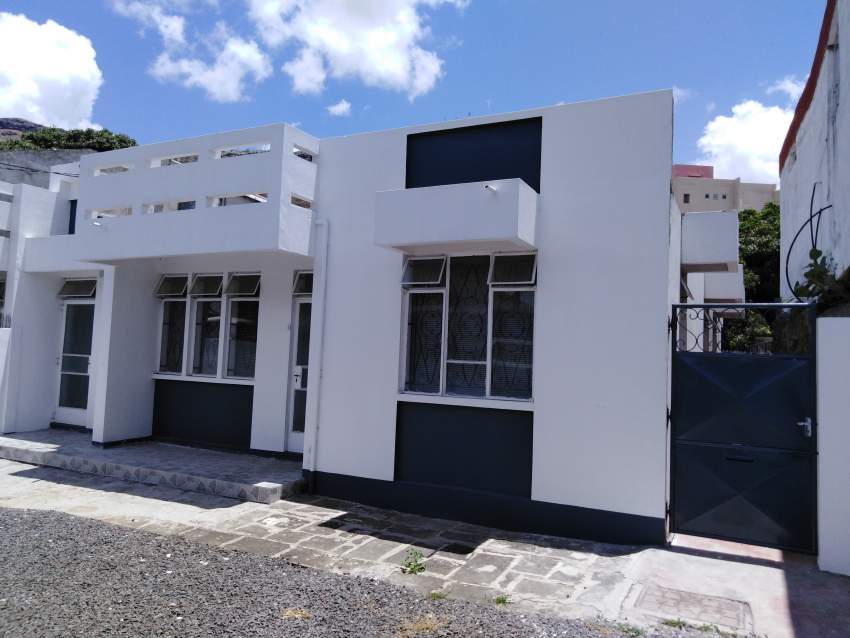 Office with parking for rent in center of Port-Louis - 0 - Office Space  on Aster Vender