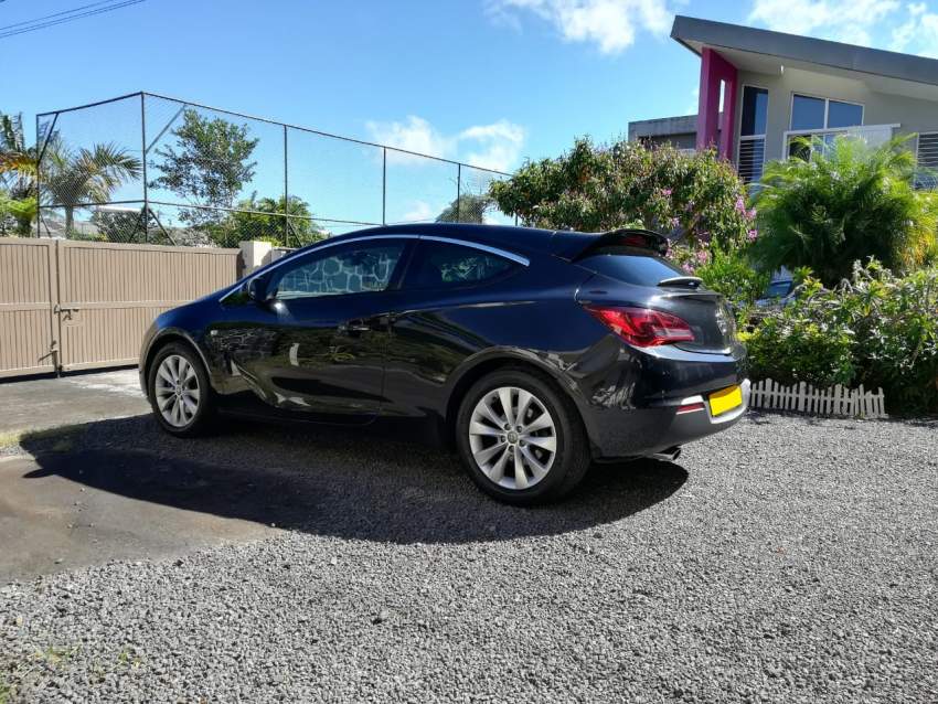2016 Opel Astra GTC 1.6 - 3 - Compact cars  on Aster Vender