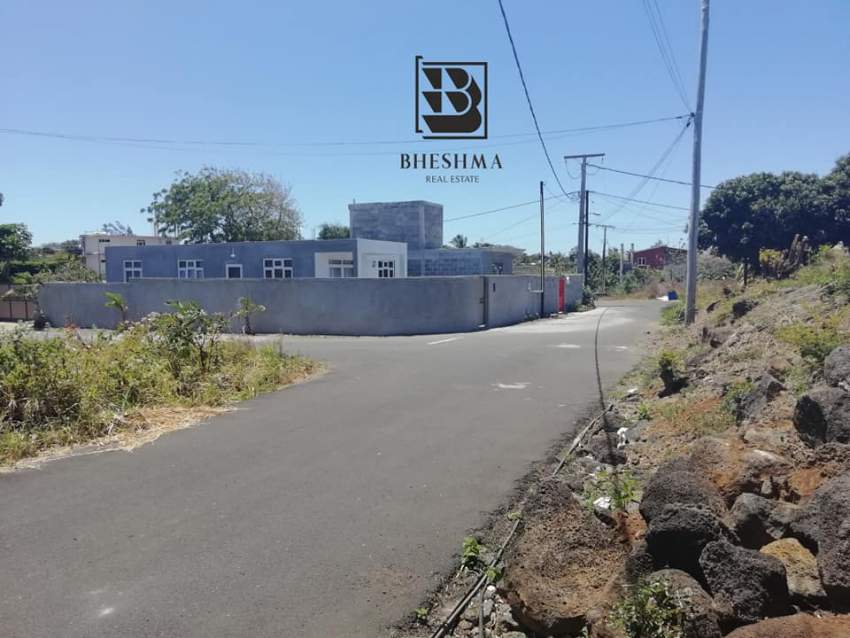 10 perches @ Rs 950,000 Melville, 10 mins from seaside.  - 3 - Land  on Aster Vender