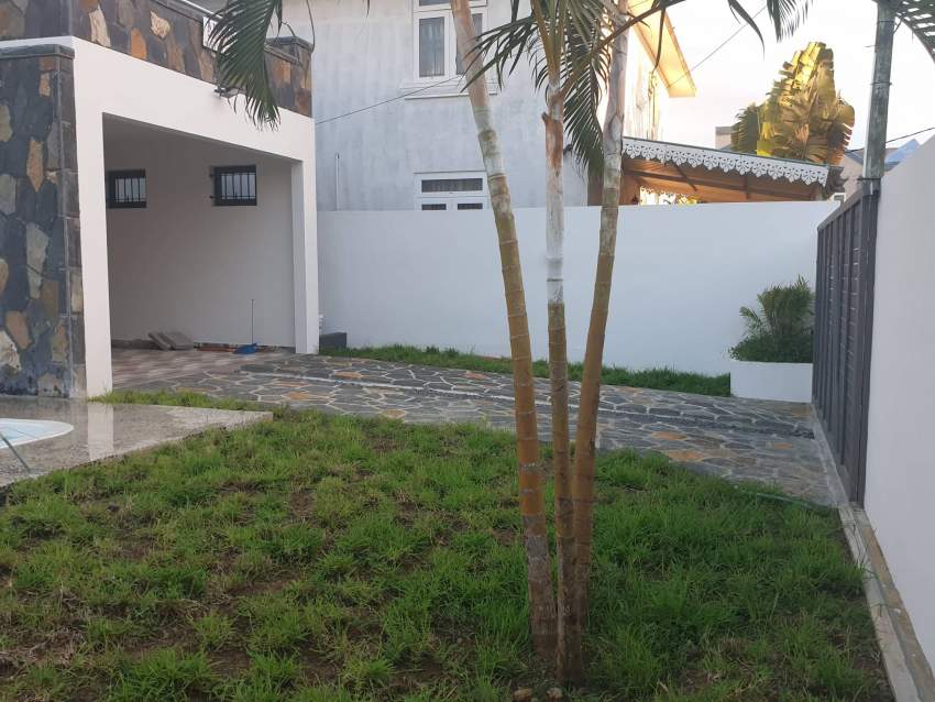 FOR SALE: VILLA IN MONT CHOISY - 5 - Villas  on Aster Vender