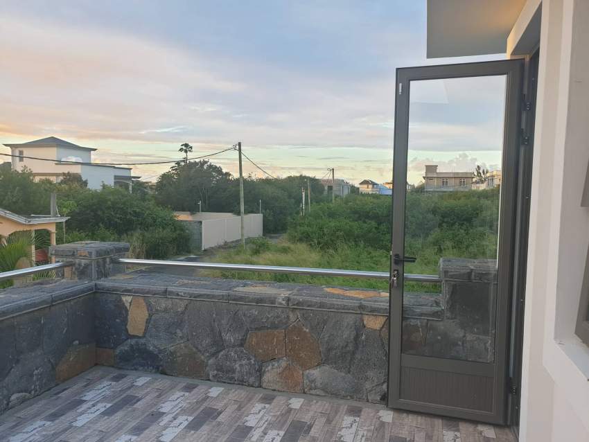 FOR SALE: VILLA IN MONT CHOISY - 6 - Villas  on Aster Vender