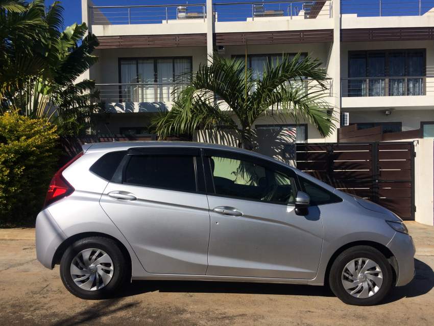 SILVER HONDA FIT 2014 for SALE in good condition! - 4 - Compact cars  on Aster Vender