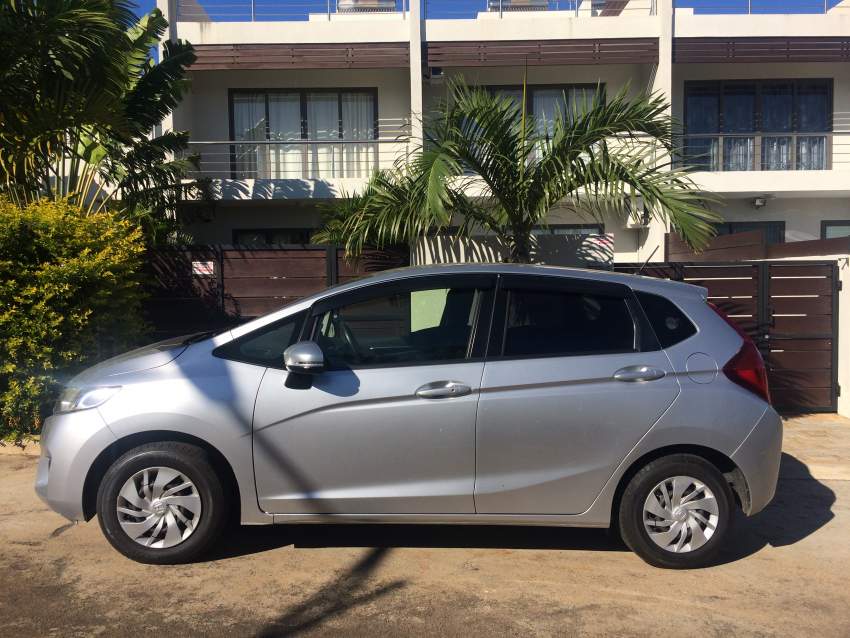 SILVER HONDA FIT 2014 for SALE in good condition! - 1 - Compact cars  on Aster Vender