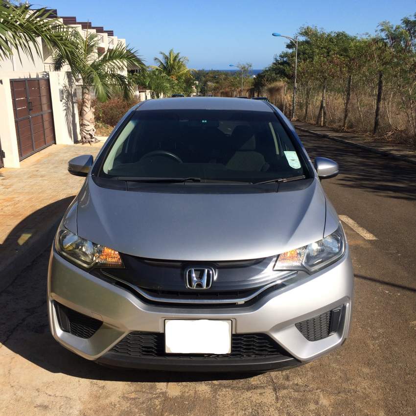 SILVER HONDA FIT 2014 for SALE in good condition! - 5 - Compact cars  on Aster Vender