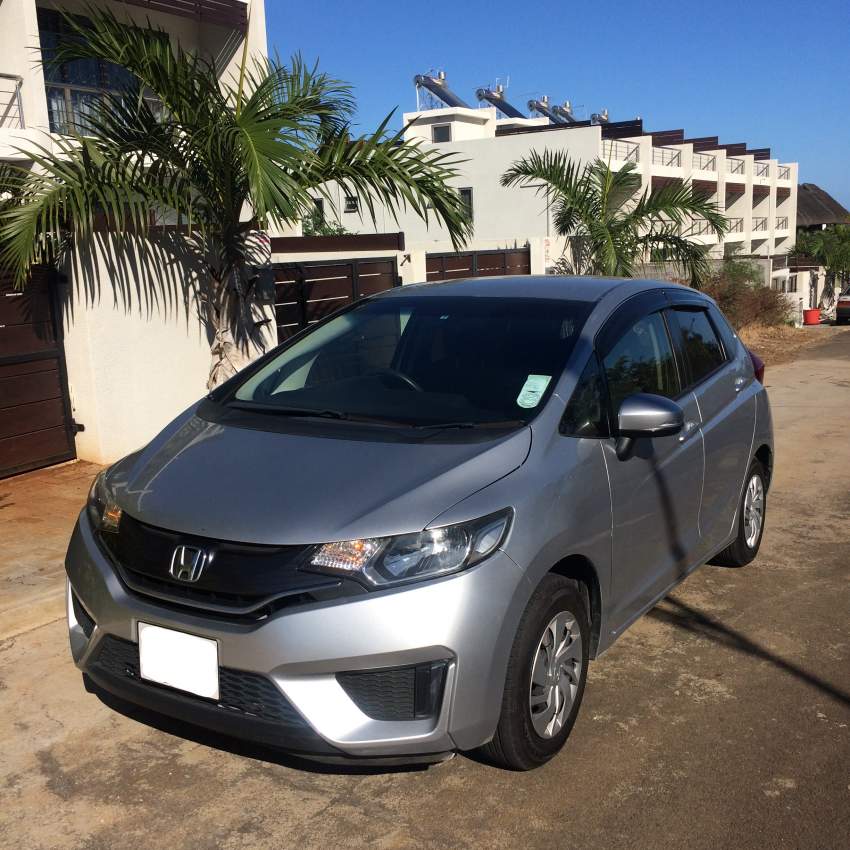 SILVER HONDA FIT 2014 for SALE in good condition! - 6 - Compact cars  on Aster Vender