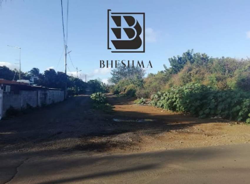 20 p in Grand Gaube coastal region, near Seaside. Rs 2M - 6 - Land  on Aster Vender