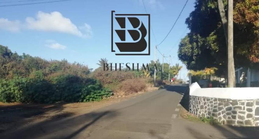 20 p in Grand Gaube coastal region, near Seaside. Rs 2M - 1 - Land  on Aster Vender