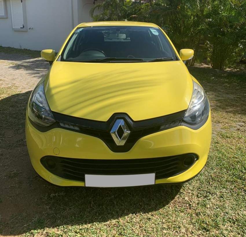 2015 Renault Clio 4 1.2 ZEN - 1 - Compact cars  on Aster Vender