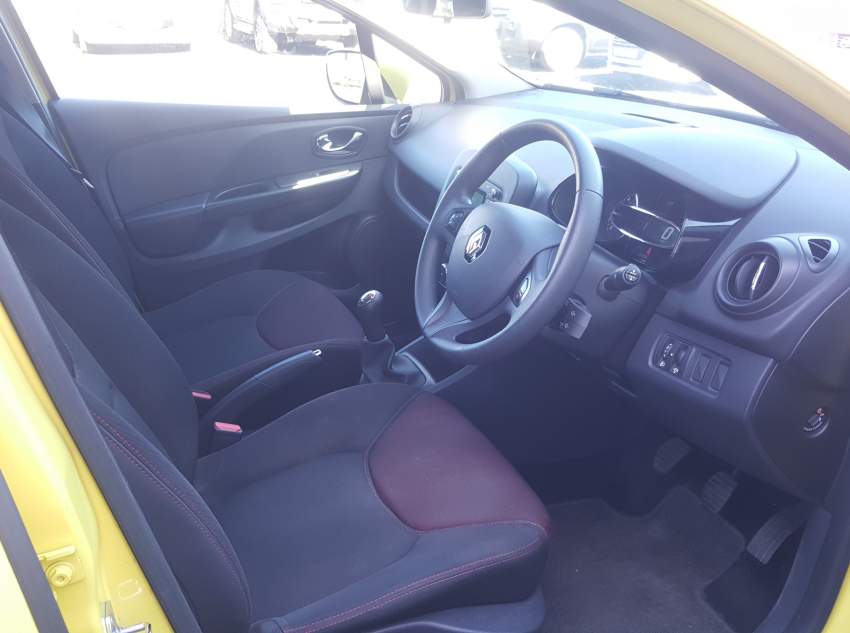 2015 Renault Clio 4 1.2 ZEN - 7 - Compact cars  on Aster Vender