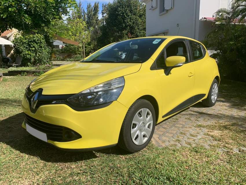 2015 Renault Clio 4 1.2 ZEN - 2 - Compact cars  on Aster Vender