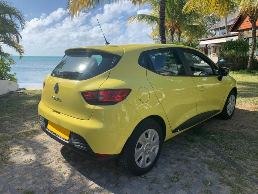 2015 Renault Clio 4 1.2 ZEN - 3 - Compact cars  on Aster Vender