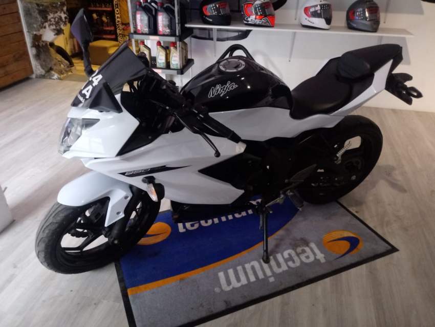 Kawasaki ninja SL 250 - 3 - Sports Bike  on Aster Vender