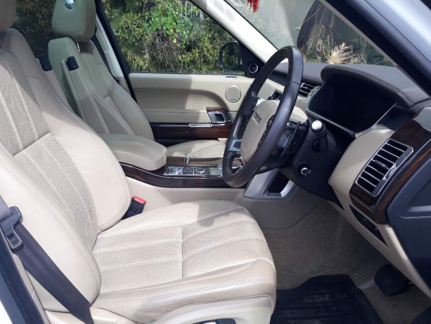 2016 Range Rover Vogue 3.0 TDV6 - 7 - SUV Cars  on Aster Vender