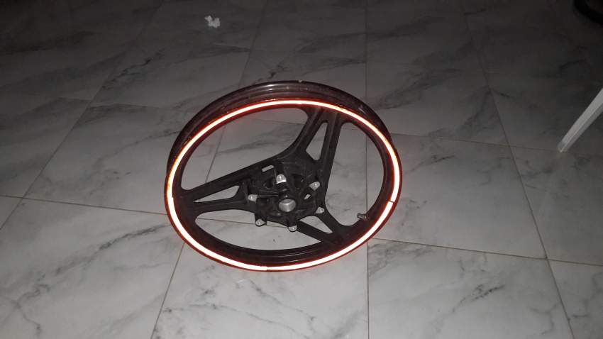 Jante cosmique d'origine  yamaha - 0 - Spare Part  on Aster Vender
