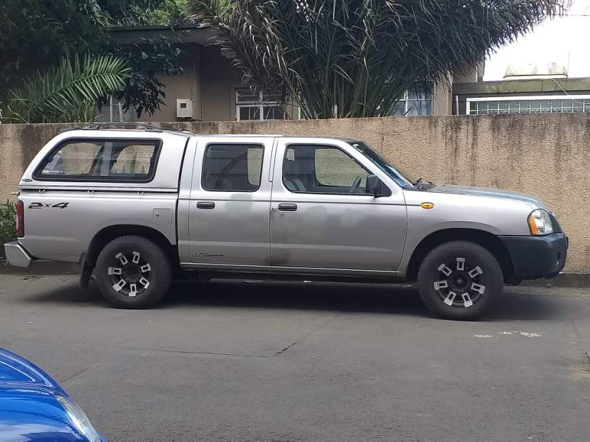 NISSAN NAVARA 2007 4X2 - 2 - Pickup trucks (4x4 & 4x2)  on Aster Vender