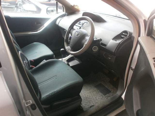 Toyota Vitz 990c Automatic - 2 - Family Cars  on Aster Vender