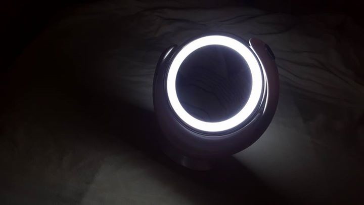 ILLUMINATED MAKE UP MIRROR - 2 - Other Makeup Products  on Aster Vender