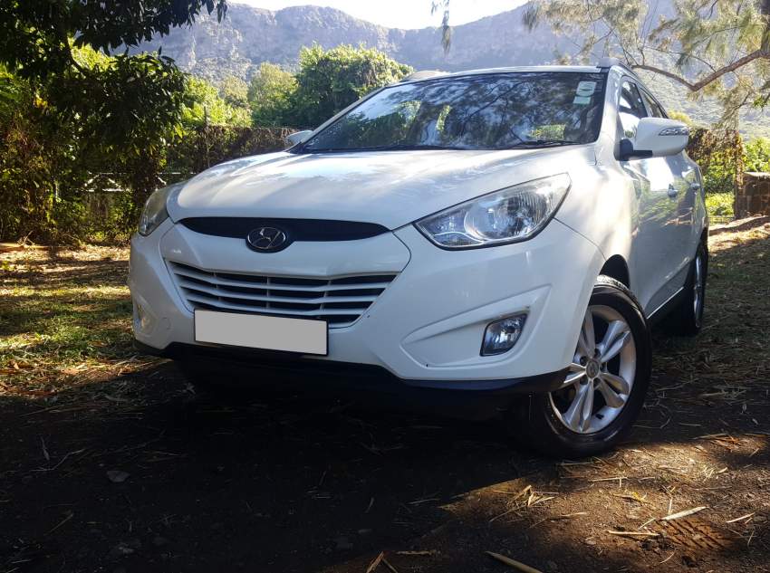 2011 Hyundai Ix35 - 2 - SUV Cars  on Aster Vender