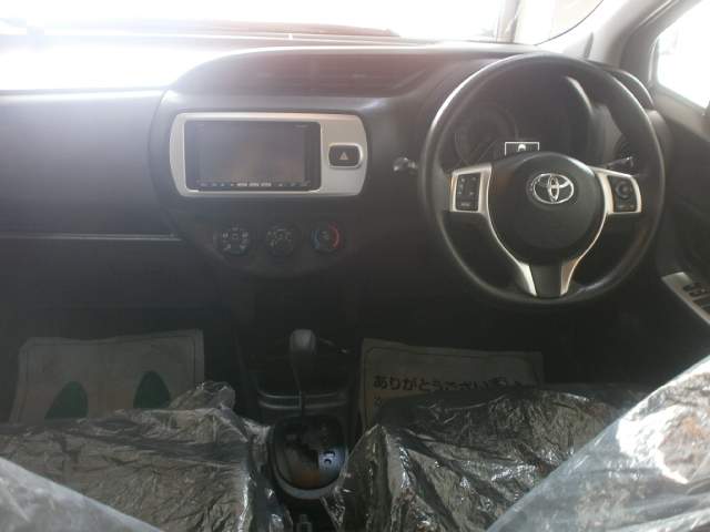 Toyota Vitz - 6 - Family Cars  on Aster Vender