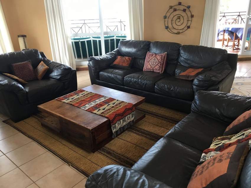 VEND SET DE 3 CANAPES EN CUIR - OCCASION A NE PAS MANQUER! on Aster Vender